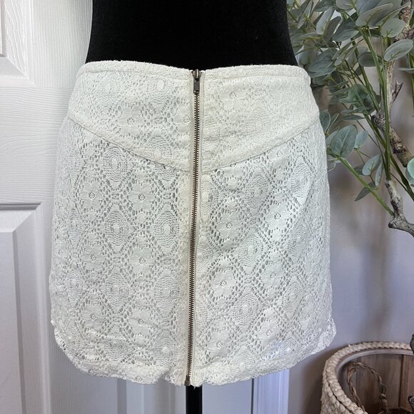 Volcom White Lace Mini Skirt Womens SM (5) Zip Front 90's Y2K Skater Boho - Picture 1 of 8